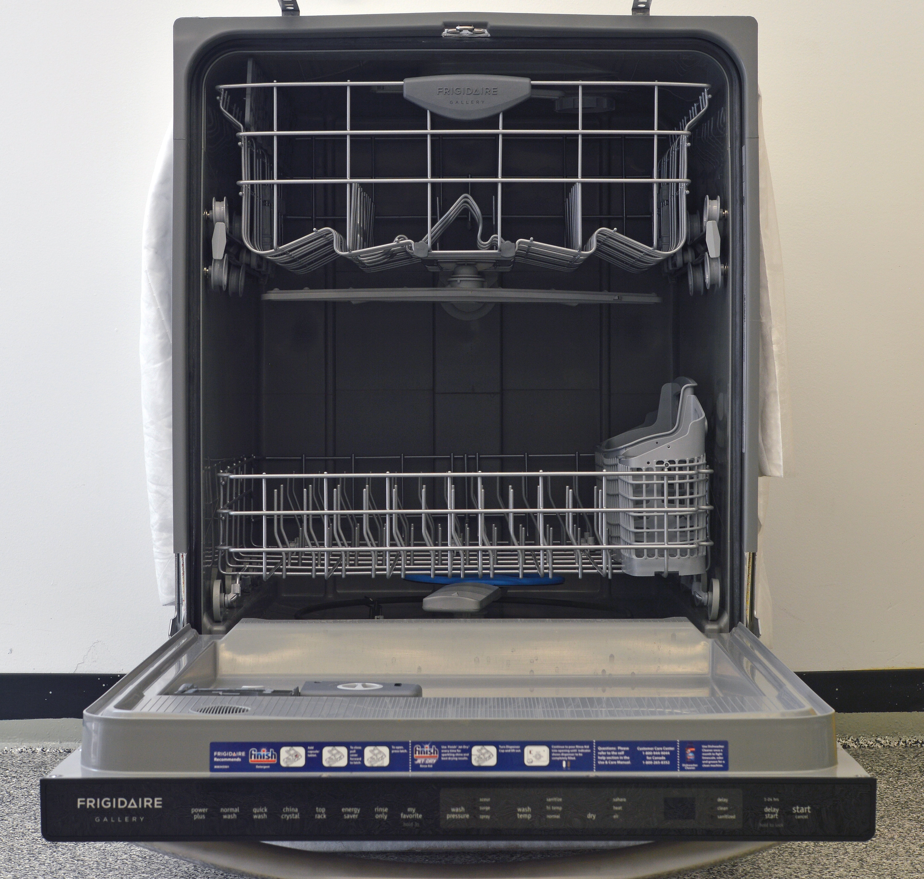 Frigidaire Gallery FGID2466QF Dishwasher Review Dishwashers