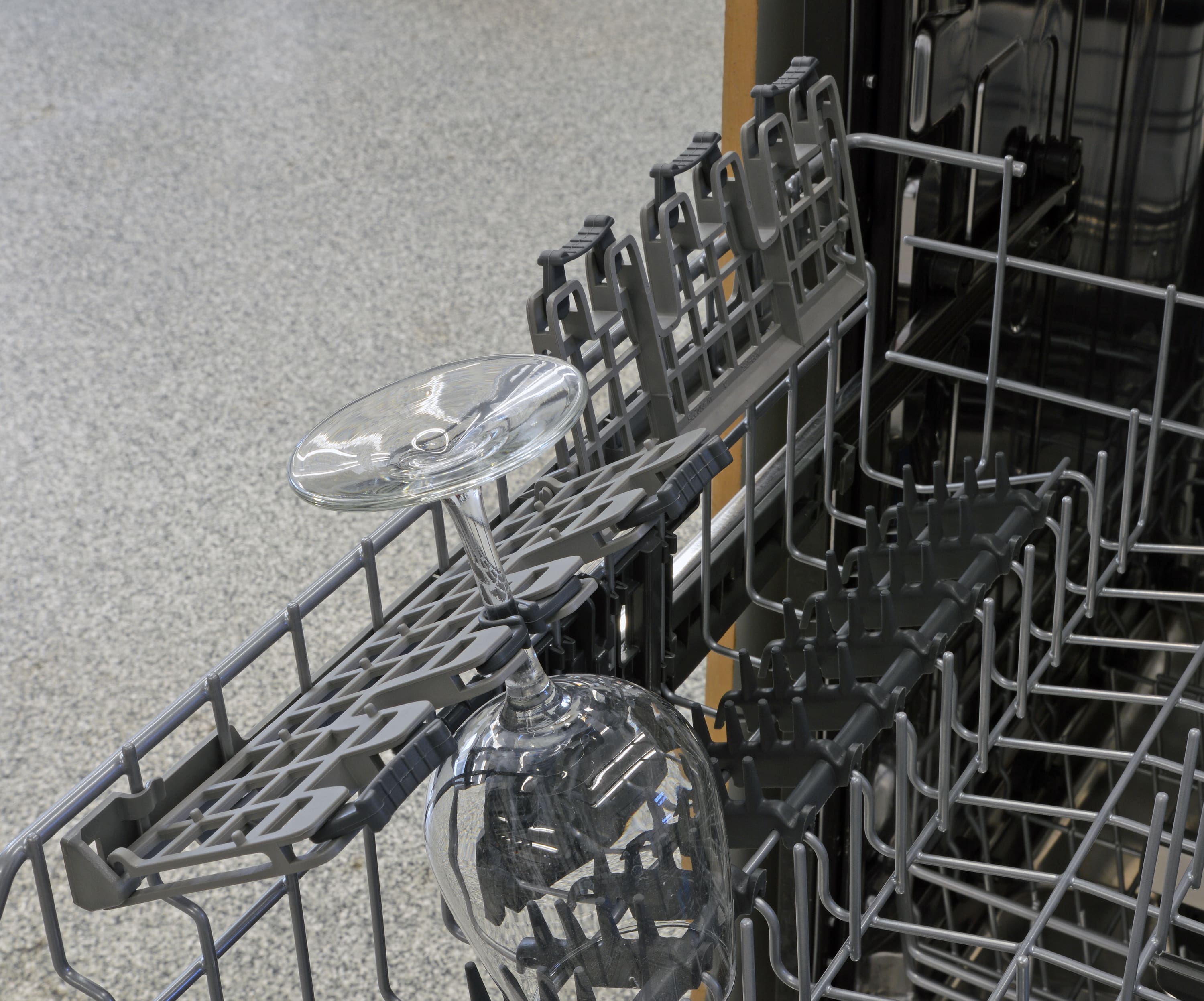 Frigidaire Professional FPID2497RF Dishwasher Review