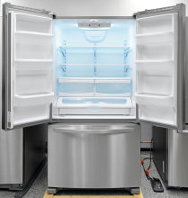 Whirlpool WRF535SMBM Interior