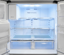 Samsung RF23J9011SR Fridge Interior