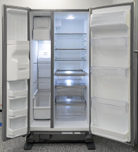 Maytag MSF21D4MDM Interior