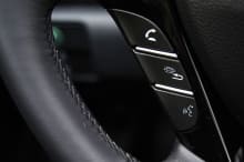 Siri Steering Wheel Control Apple CarPlay Honda Accord
