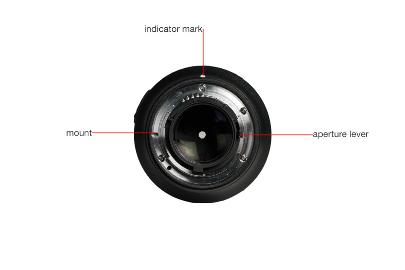 NIKON-85MM-F1P8-TOUR-BACK.jpg