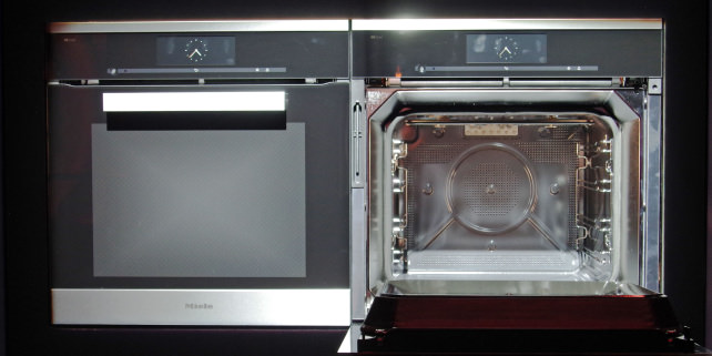 Miele Dialog — open and closed