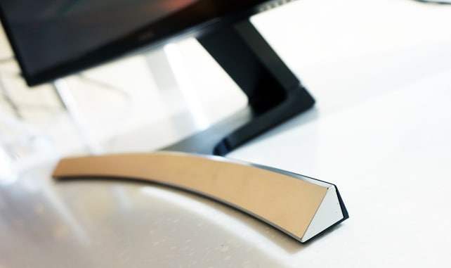 curved-samsung-stand.jpg