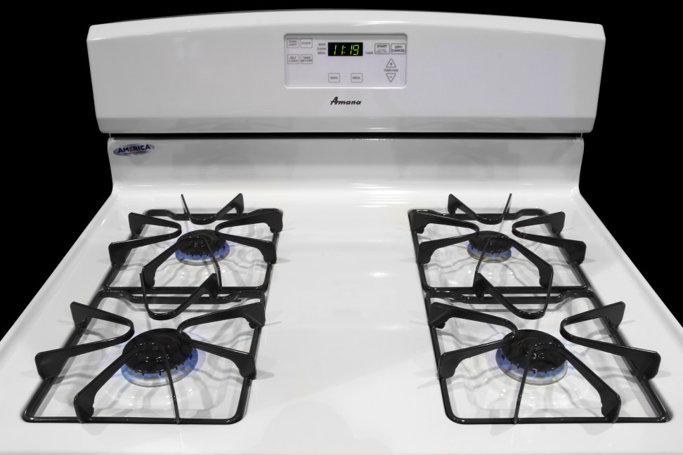 Amana-AGR5630BDW-rangetop.jpg