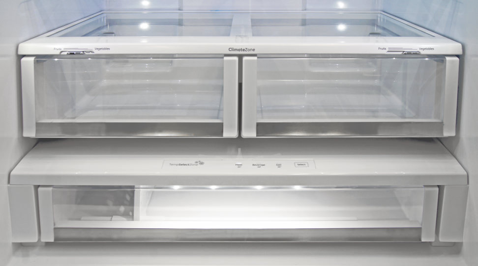 GE-Cafe-CFE28TSHSS-crispers.jpg