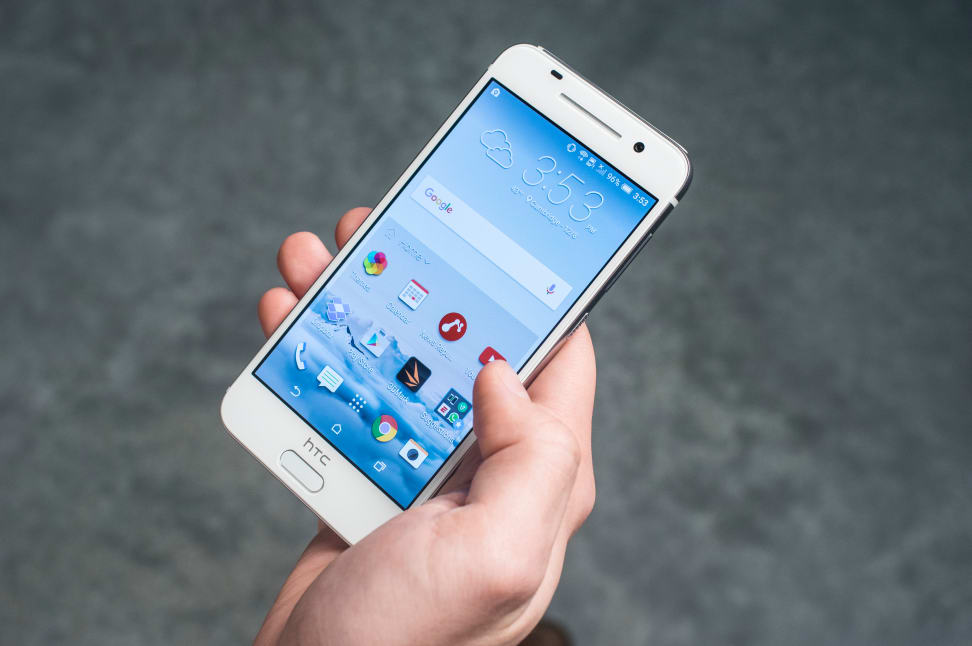 htc-one-a9-in-hand