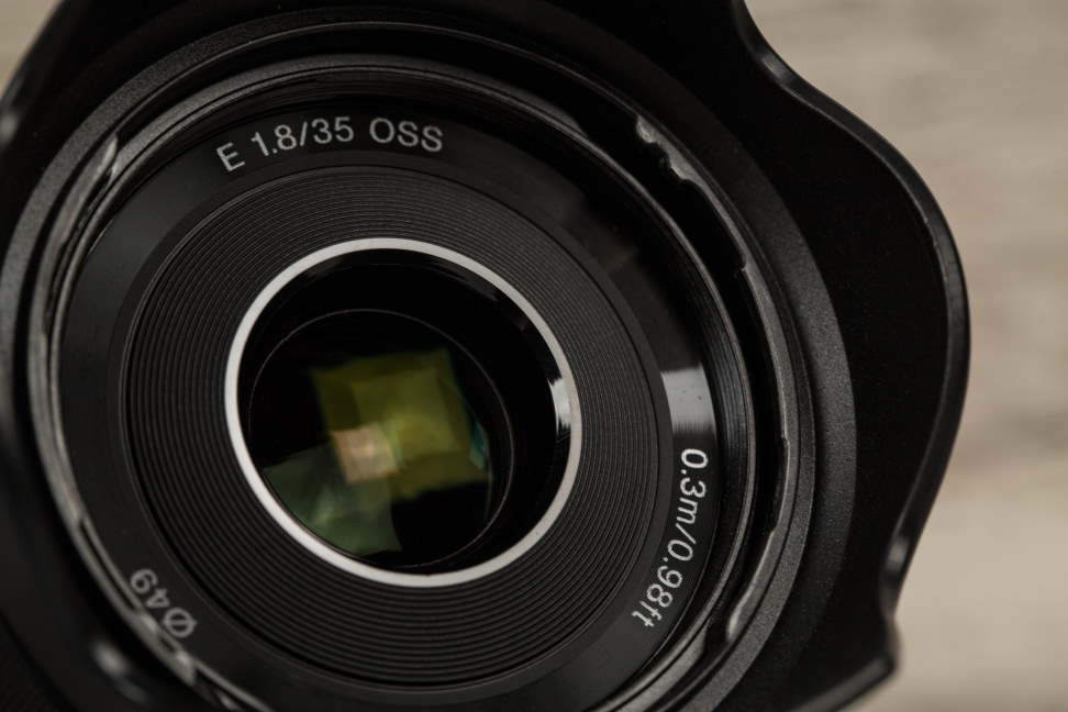 sony-35mm-f1p8-review-design-labels.jpg
