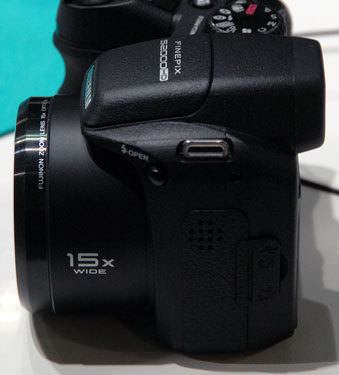 Fujifilm-finepix-s2000hd-left-375.jpg