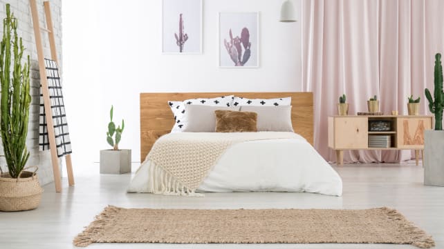Clutter-free-bedroom
