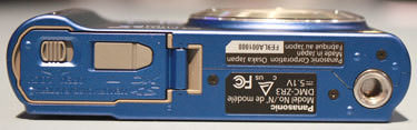 PANASONIC-DMC-ZR3-bottom.jpg
