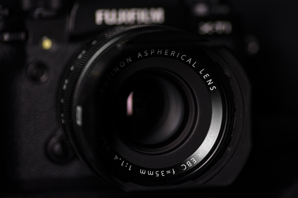 fuji-35mm-f1p4-review-design-camera-front.jpg