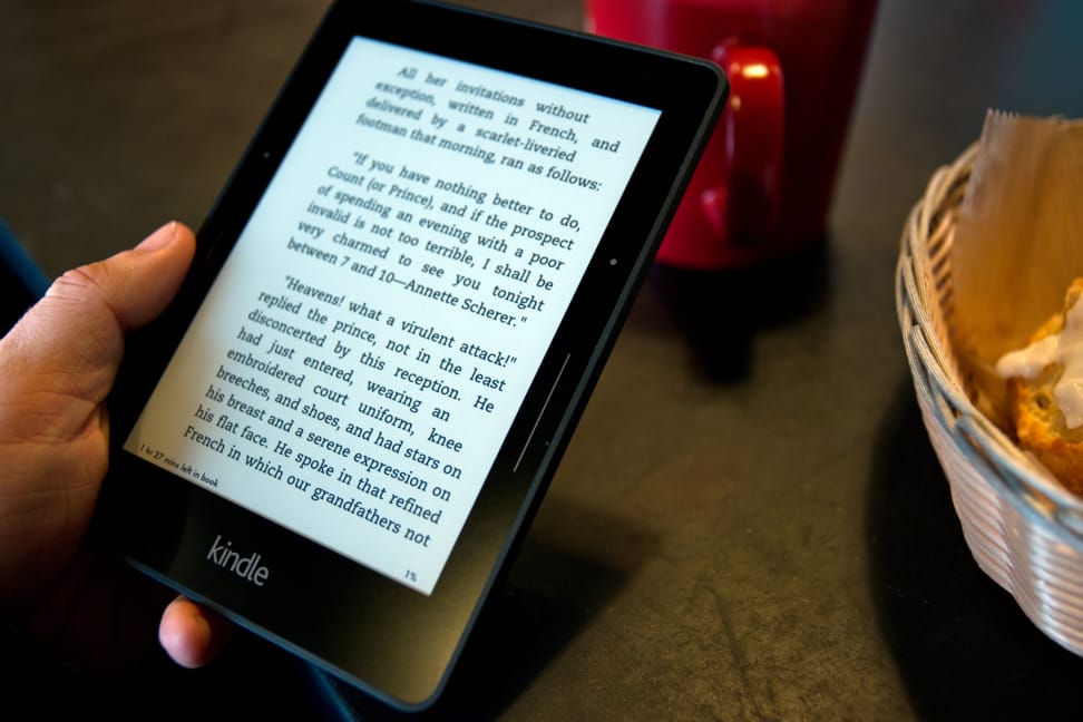 amazon-kindle-voyage-review-handle-use.jpg