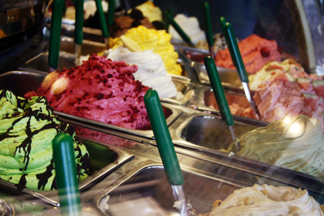 gelato-case-flickr-roboppy.jpg