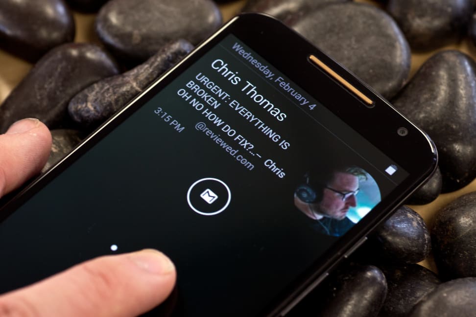 motorola-moto-x-2014-review-design-active-notification.jpg