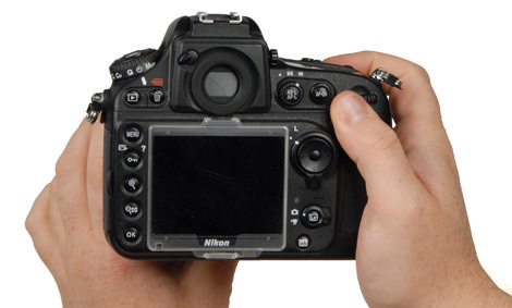 NIKON-D800-PRODUCT-HANDLING2.jpg