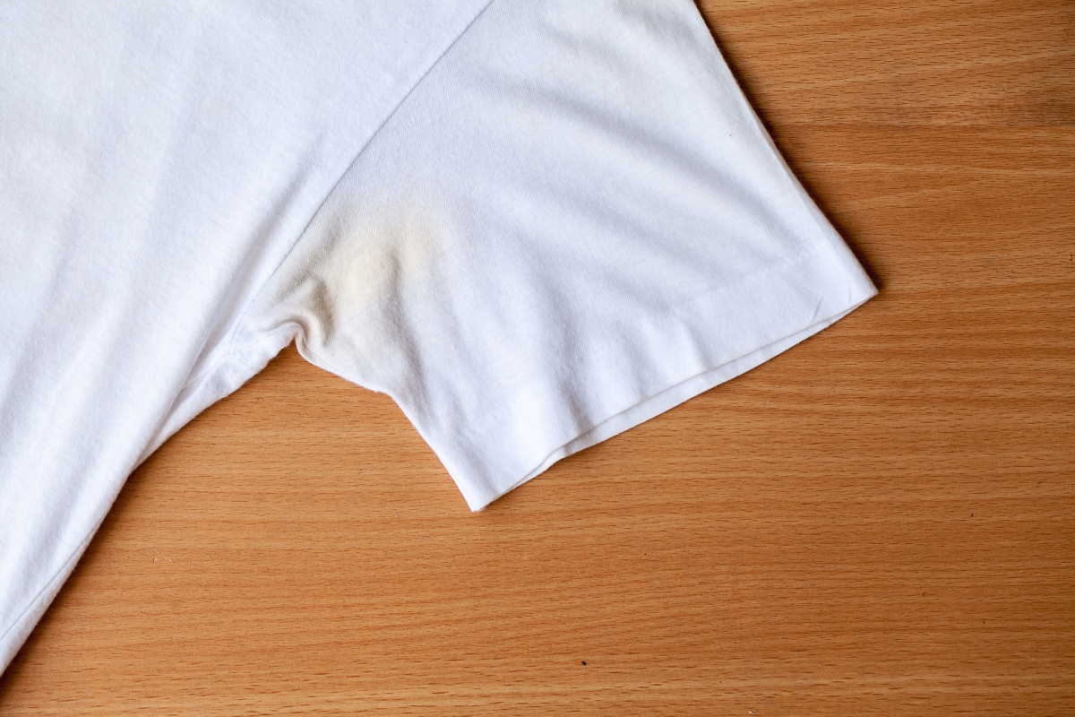 How To Remove Sweat And Deodorant Stains From The Armpits Of White T 