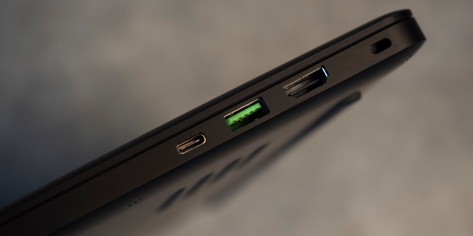 Razer Blade 2016 Right Ports