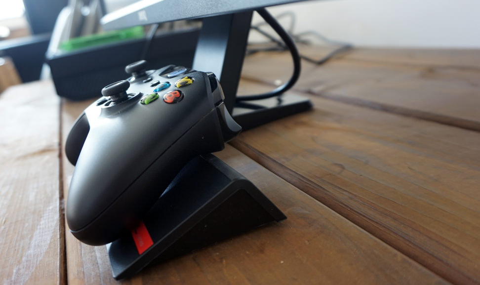 BenQ-RL2755HM-Controller-Stand.jpg