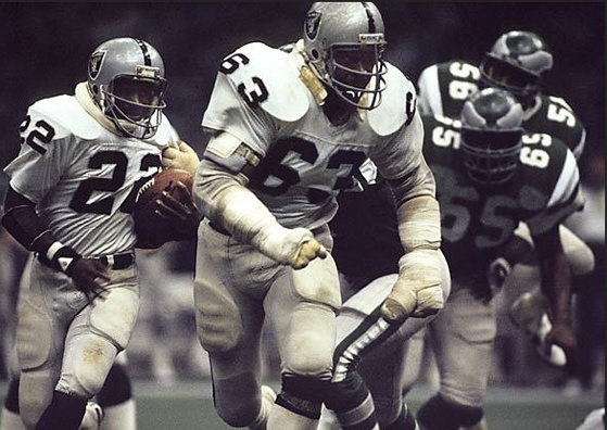 SUPER-BOWL-UPSHAW.jpg